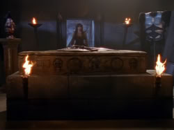 extant_XenaWarriorPrincess_1x01-SinsOfThePast_02782