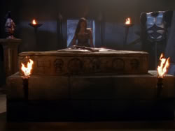 extant_XenaWarriorPrincess_1x01-SinsOfThePast_02785
