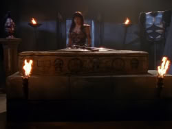 extant_XenaWarriorPrincess_1x01-SinsOfThePast_02788