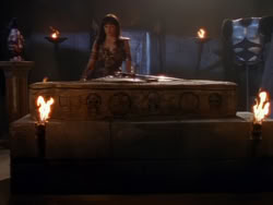 extant_XenaWarriorPrincess_1x01-SinsOfThePast_02789