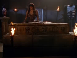 extant_XenaWarriorPrincess_1x01-SinsOfThePast_02792