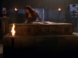 extant_XenaWarriorPrincess_1x01-SinsOfThePast_02795