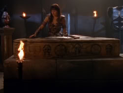 extant_XenaWarriorPrincess_1x01-SinsOfThePast_02798