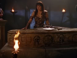 extant_XenaWarriorPrincess_1x01-SinsOfThePast_02810