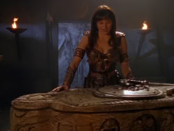 extant_XenaWarriorPrincess_1x01-SinsOfThePast_02820