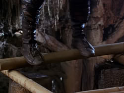extant_XenaWarriorPrincess_1x01-SinsOfThePast_03173