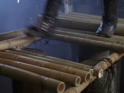 extant_XenaWarriorPrincess_1x01-SinsOfThePast_03187