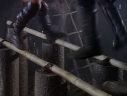 extant_XenaWarriorPrincess_1x01-SinsOfThePast_03200