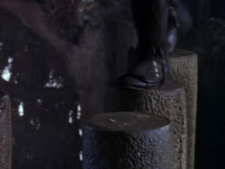extant_XenaWarriorPrincess_1x01-SinsOfThePast_03261