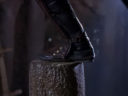 extant_XenaWarriorPrincess_1x01-SinsOfThePast_03269