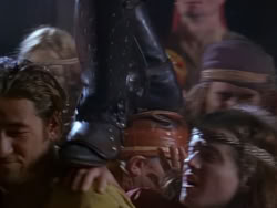 extant_XenaWarriorPrincess_1x01-SinsOfThePast_03275