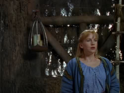 extant_XenaWarriorPrincess_1x01-SinsOfThePast_03315