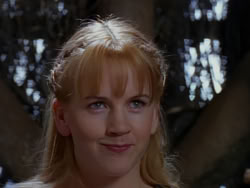 extant_XenaWarriorPrincess_1x01-SinsOfThePast_03358