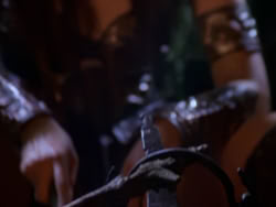extant_XenaWarriorPrincess_1x01-SinsOfThePast_03568
