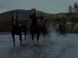 extant_XenaWarriorPrincess_1x02-ChariotsOfWar_03075