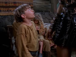 extant_XenaWarriorPrincess_1x02-ChariotsOfWar_03909