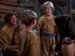 extant_XenaWarriorPrincess_1x02-ChariotsOfWar_03925