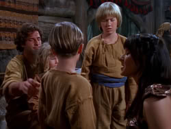 extant_XenaWarriorPrincess_1x02-ChariotsOfWar_03927
