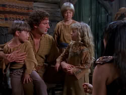 extant_XenaWarriorPrincess_1x02-ChariotsOfWar_03948