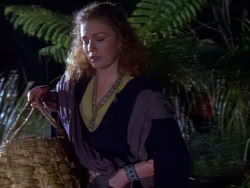 extant_XenaWarriorPrincess_1x04_CradleOfHope_00228