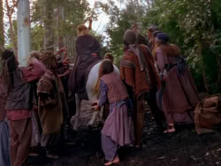 extant_XenaWarriorPrincess_1x04_CradleOfHope_00655