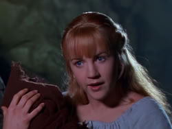 extant_XenaWarriorPrincess_1x04_CradleOfHope_00857