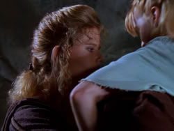 extant_XenaWarriorPrincess_1x04_CradleOfHope_00956
