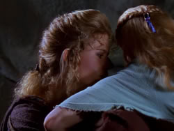 extant_XenaWarriorPrincess_1x04_CradleOfHope_00957