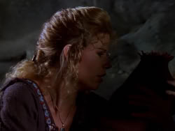 extant_XenaWarriorPrincess_1x04_CradleOfHope_00962