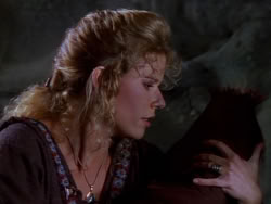extant_XenaWarriorPrincess_1x04_CradleOfHope_00963