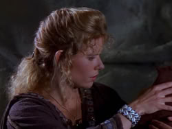 extant_XenaWarriorPrincess_1x04_CradleOfHope_00972