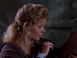 extant_XenaWarriorPrincess_1x04_CradleOfHope_00976