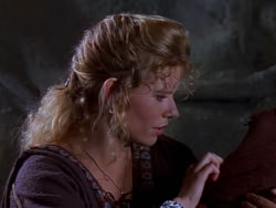 extant_XenaWarriorPrincess_1x04_CradleOfHope_00977