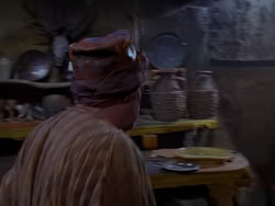 extant_XenaWarriorPrincess_1x04_CradleOfHope_01054