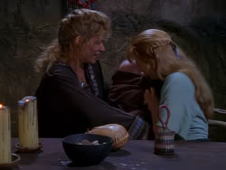 extant_XenaWarriorPrincess_1x04_CradleOfHope_01103