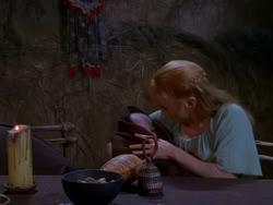 extant_XenaWarriorPrincess_1x04_CradleOfHope_01117