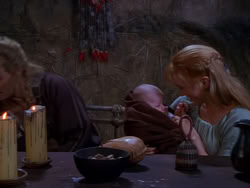extant_XenaWarriorPrincess_1x04_CradleOfHope_01148