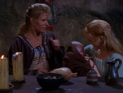 extant_XenaWarriorPrincess_1x04_CradleOfHope_01150