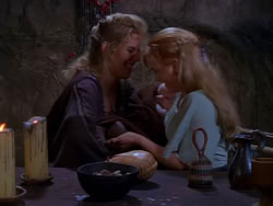 extant_XenaWarriorPrincess_1x04_CradleOfHope_01155