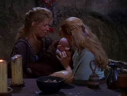 extant_XenaWarriorPrincess_1x04_CradleOfHope_01156