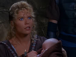 extant_XenaWarriorPrincess_1x04_CradleOfHope_01242
