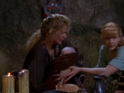 extant_XenaWarriorPrincess_1x04_CradleOfHope_01262