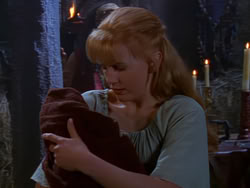 extant_XenaWarriorPrincess_1x04_CradleOfHope_01412