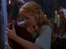 extant_XenaWarriorPrincess_1x04_CradleOfHope_01415