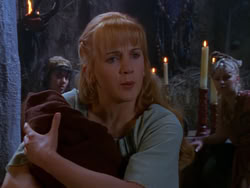 extant_XenaWarriorPrincess_1x04_CradleOfHope_01480