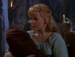 extant_XenaWarriorPrincess_1x04_CradleOfHope_01504