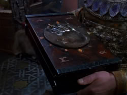 extant_XenaWarriorPrincess_1x04_CradleOfHope_01517