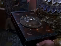 extant_XenaWarriorPrincess_1x04_CradleOfHope_01519