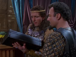 extant_XenaWarriorPrincess_1x04_CradleOfHope_01546