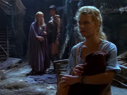 extant_XenaWarriorPrincess_1x04_CradleOfHope_01762